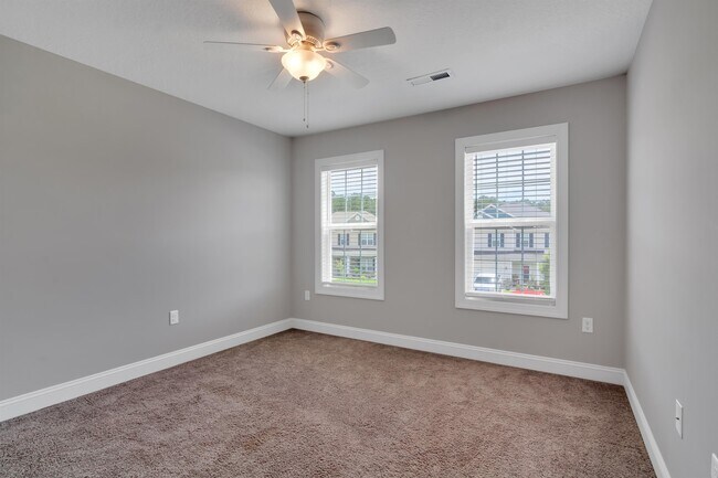 Building Photo - 307 Pettigrew Ln