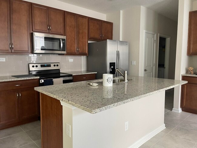 Building Photo - 166 Modesto Dr