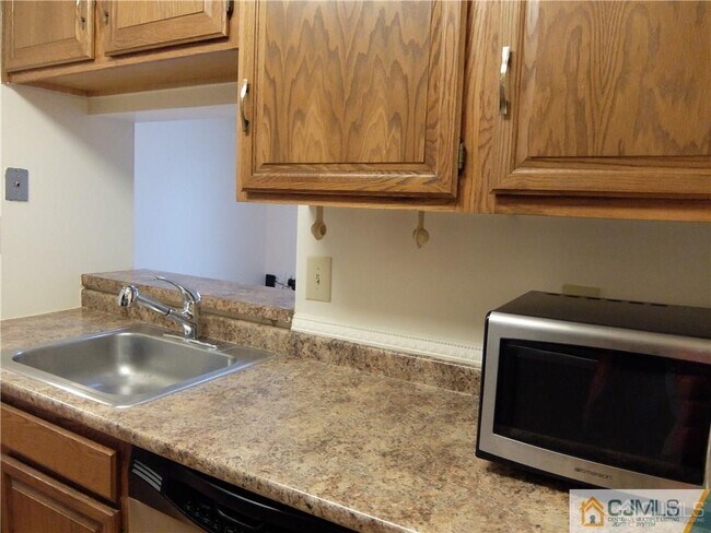 Building Photo - 4906 Ravens Crest Dr