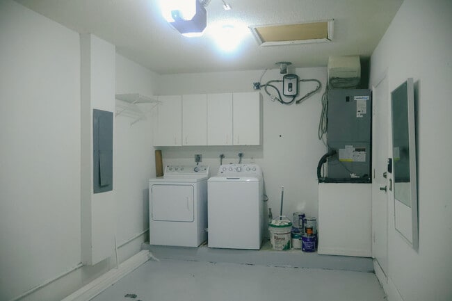 Building Photo - 14750 SW 156th Ave