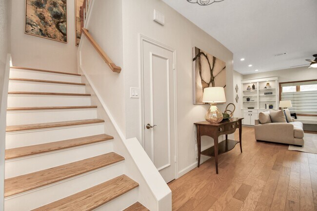 Building Photo - 9632 Bayou Brook St