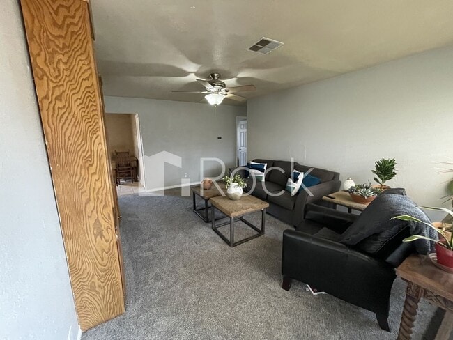 Building Photo - 3 bedroom/2 bathroom home in Moore Schools