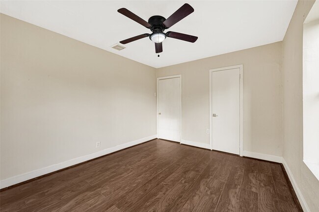 Building Photo - 7526 Bywood St