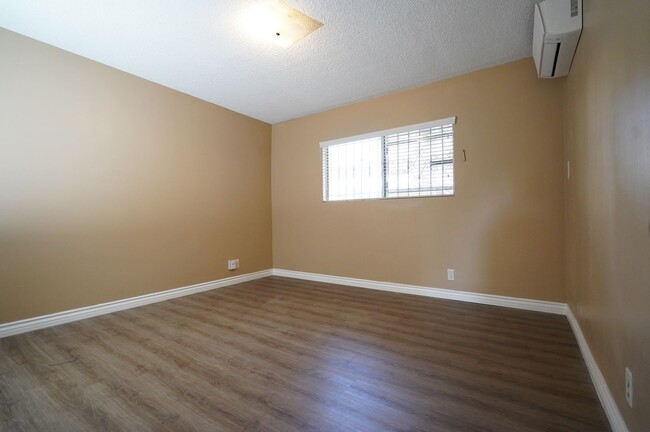 Building Photo - 1bd/1ba Spacious & Downstairs Apartment in...