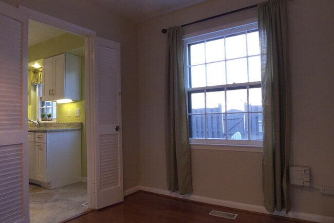 Building Photo - 2925 Espana Ct