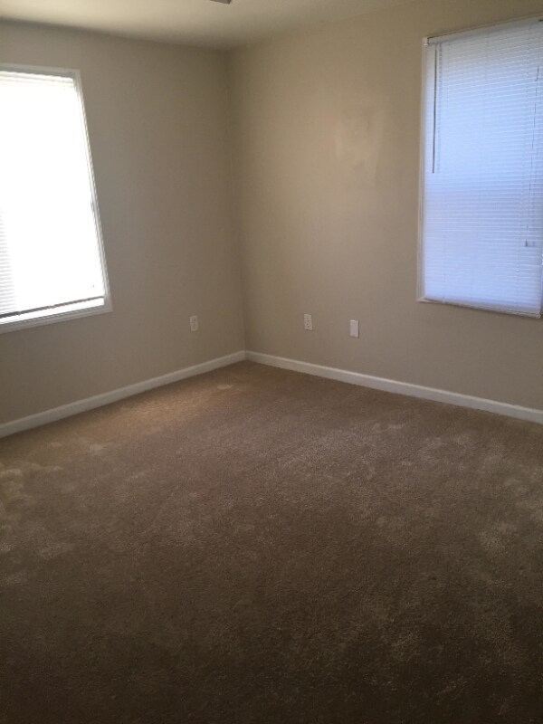 Building Photo - 418 Spratley St