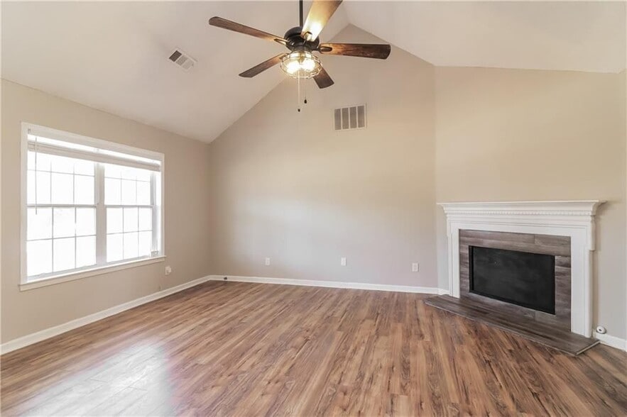 Building Photo - 171 Country Meadows Ct