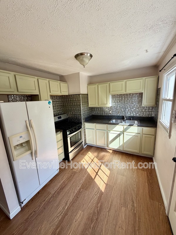 Building Photo - 1604 Marbo Ave