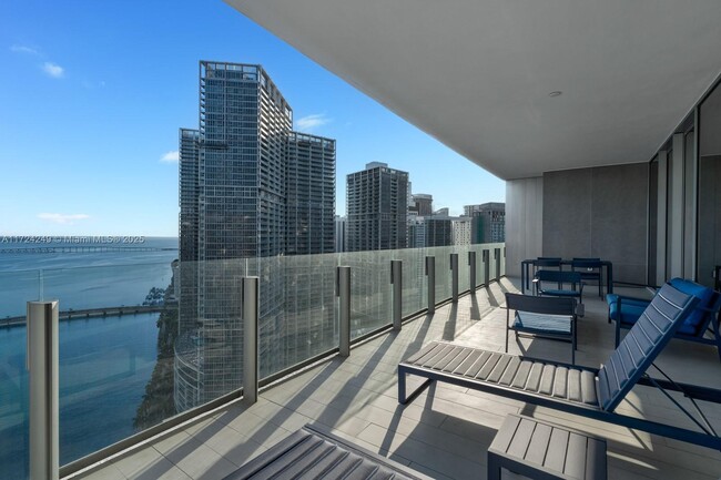 Building Photo - 300 Biscayne Blvd Way