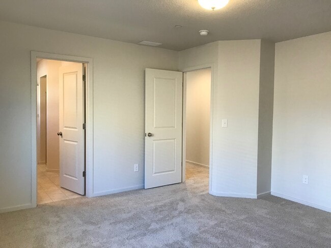 Building Photo - Spacious 4 Bd 2.5 Ba Home in  Camas School District! Upgrades! Close to Parks & Freeway Access!