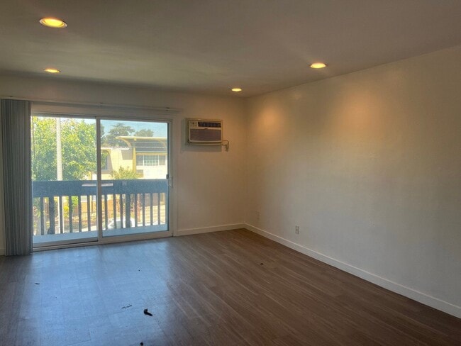 Building Photo - 9010 Tobias Ave