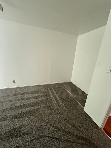 Building Photo - 561 Princeton Pl
