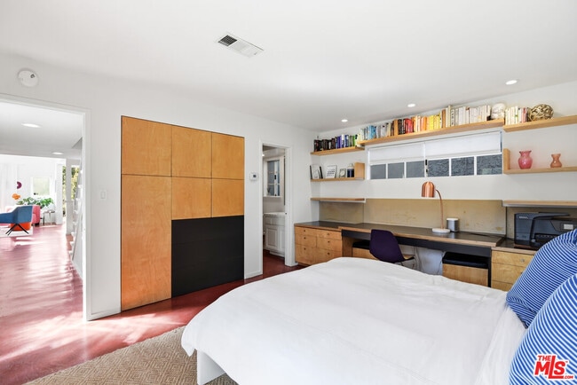 Building Photo - 469 Sherman Ave