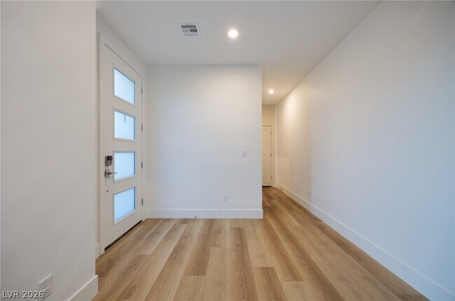 Building Photo - 9696 Starlight Ridge Ave