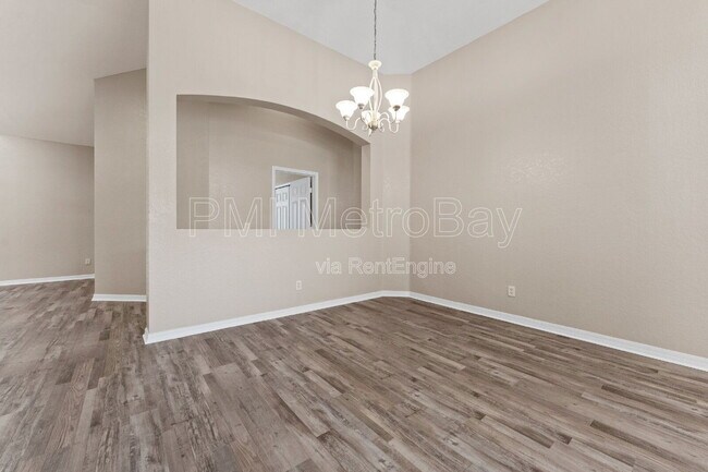 Building Photo - 11709 Holly Creek Dr