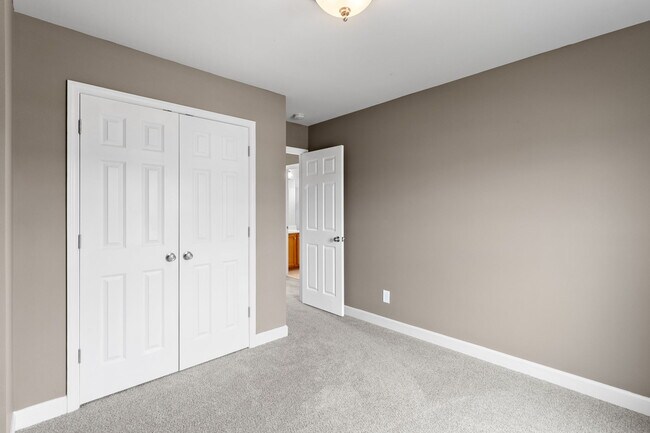 Building Photo - 269 Declaration Dr