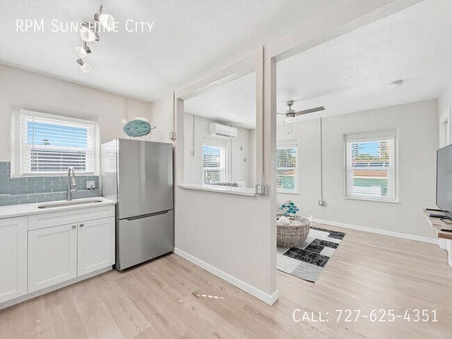 Building Photo - 14135 Palm St