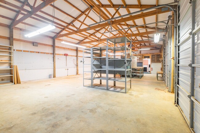 Building Photo - 785 Glenwood Dr