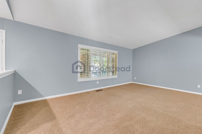 Building Photo - 30 Pony Ct