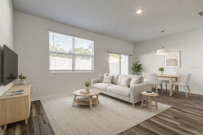 Building Photo - 11925 Sylvia St