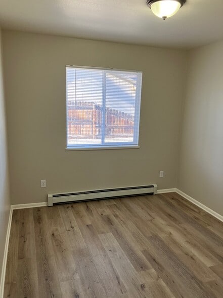 Building Photo - 2999 1/4 Pinyon Ave