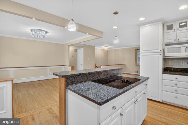 Building Photo - 1605 Mary Ellen Ct