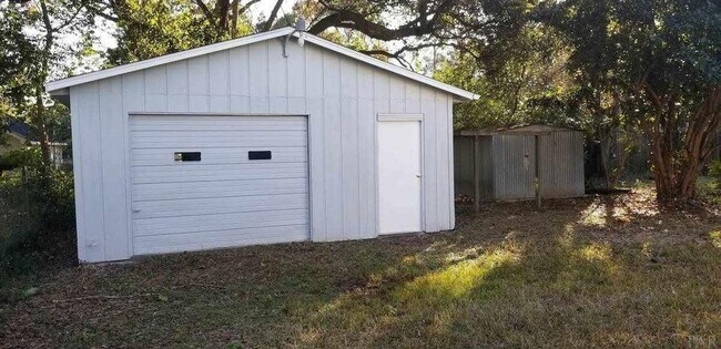 Building Photo - 700 Barksdale St