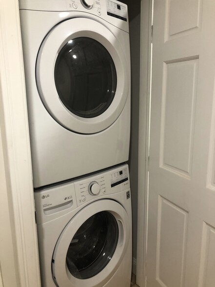 Building Photo - 7 Ashford St