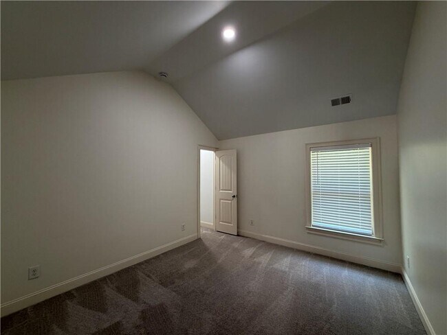 Building Photo - 4805 Carriage Bridge Ln