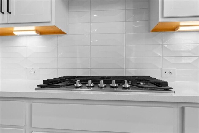 Building Photo - 3376 Macaiva Aly