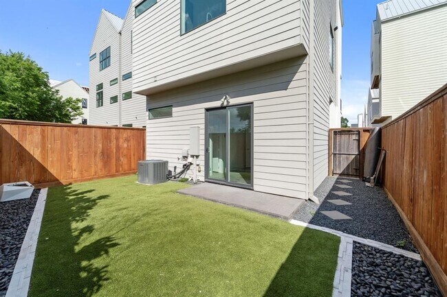 Building Photo - 2851 Decker Pl.