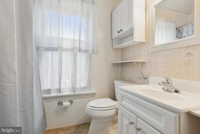 Building Photo - 218 Bullock Ave