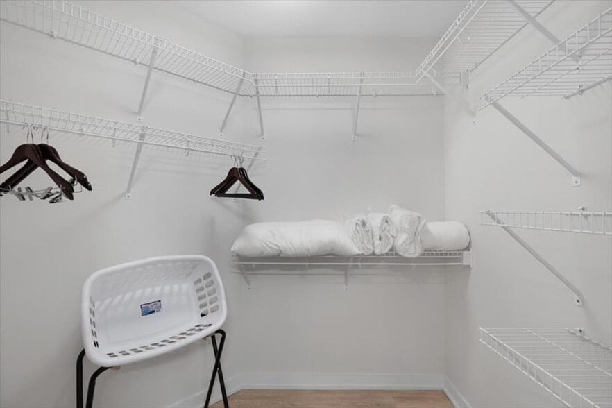 Building Photo - 400 Army Navy Dr