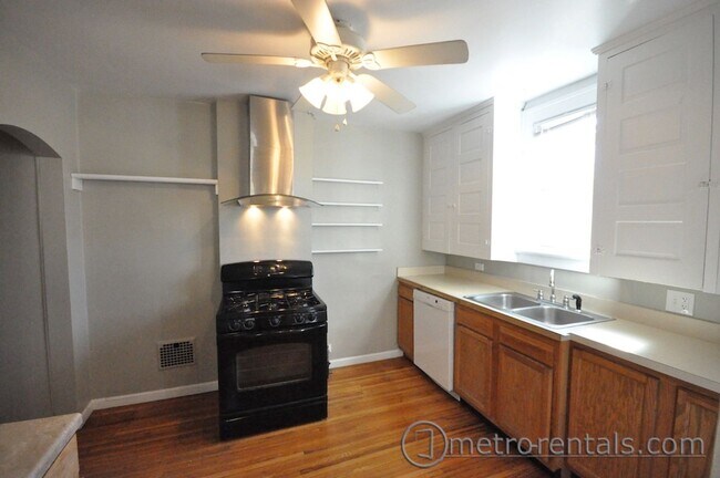 Building Photo - 63-65 E Como Avenue