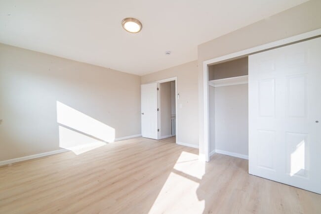 Building Photo - 115 N Delancy Pl