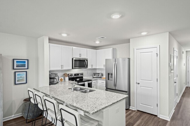 Building Photo - All Inclusive Seasonal Rental Available January 5-March 31st.