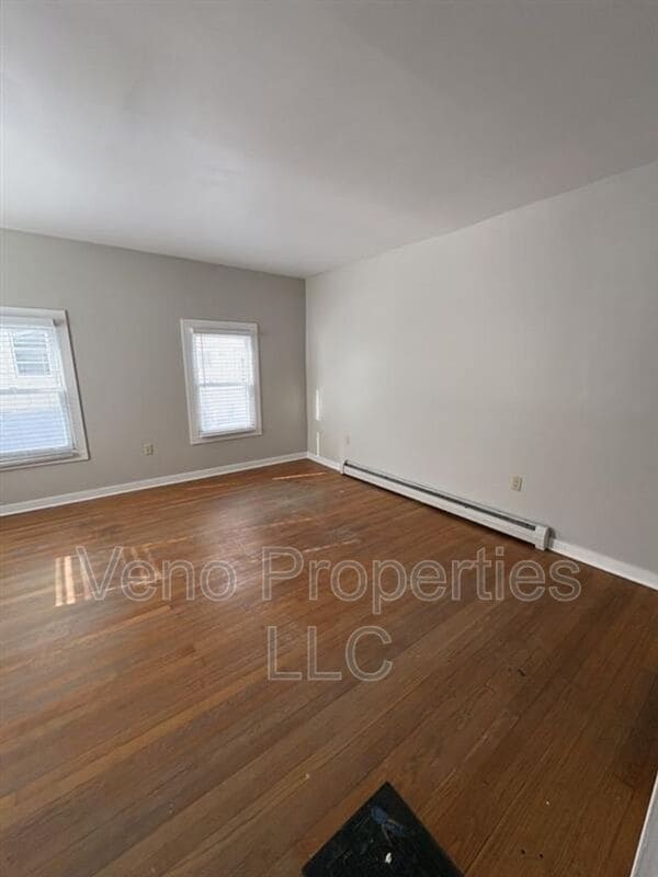 Building Photo - 24 W Main St