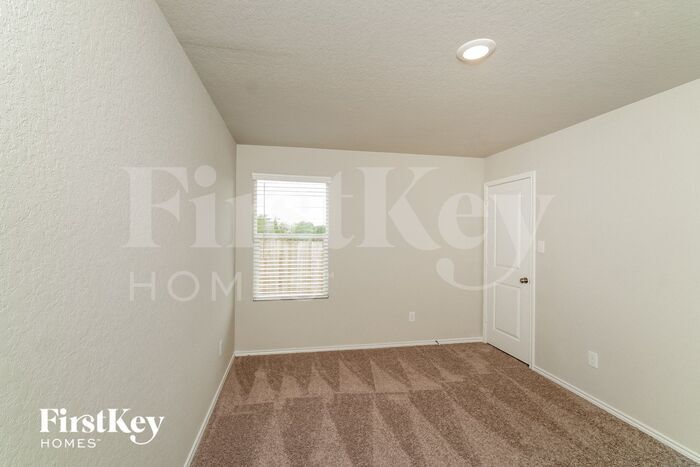 Building Photo - 755 Ambush Ridge