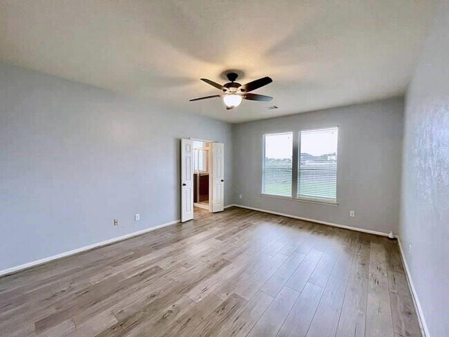 Building Photo - 21510 Sierra Long Dr