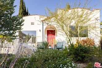 Building Photo - 3307 Madera Ave