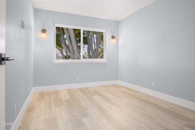 Building Photo - 2556 Spinnaker Ave