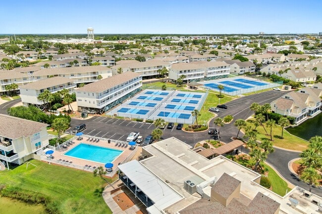 Building Photo - 775 Gulf Shore Dr