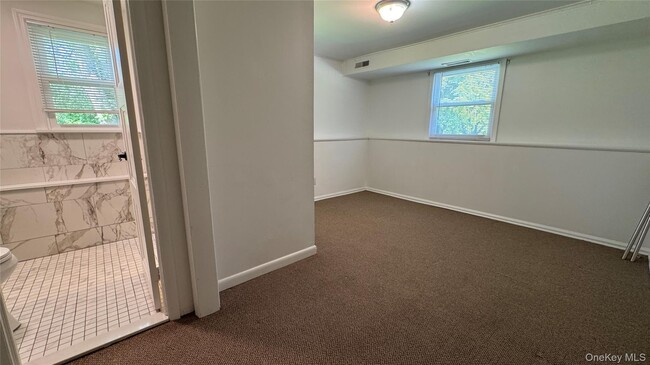 Building Photo - 3 Stonewall Ln