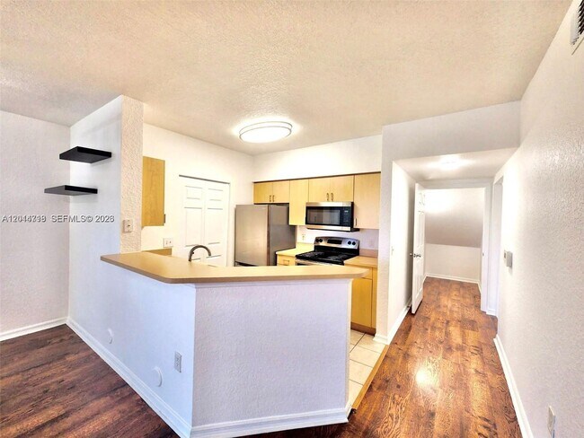 Building Photo - 2209 Belmont Ln
