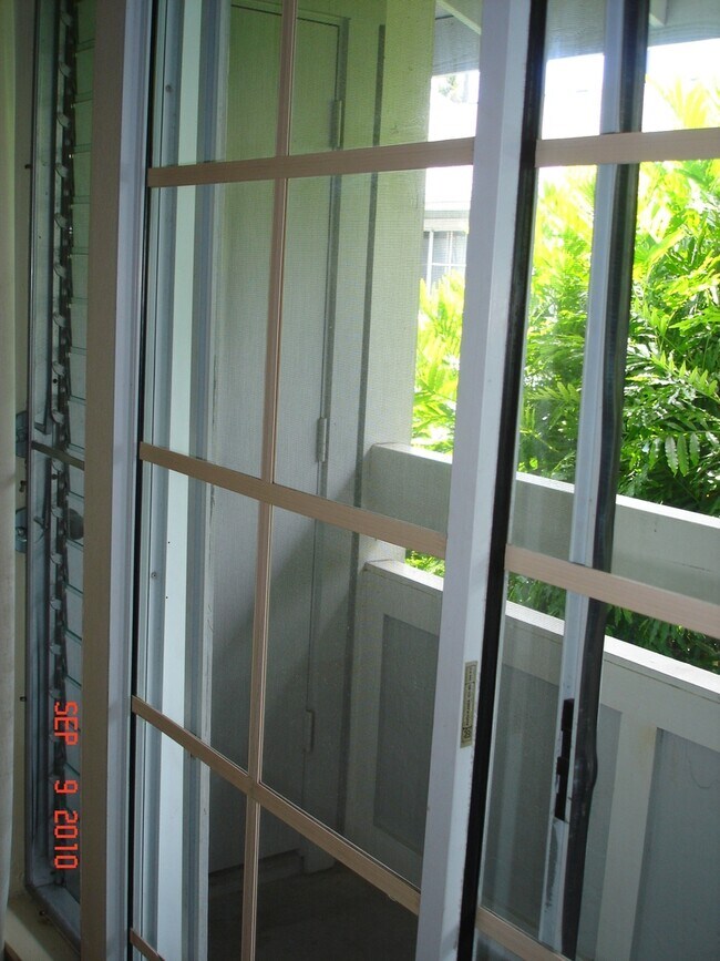 Building Photo - $3,000 / 2-BR / 2-BATH Townhouse with 1 pa...
