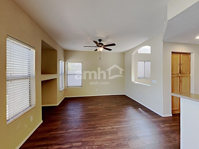 Building Photo - 10008 E Capri Ave