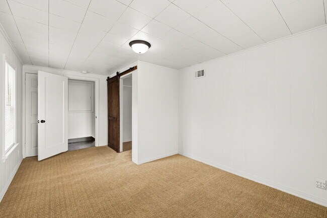 Building Photo - 1045 S Reno Ave