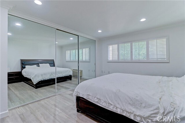 Building Photo - 5515 Paseo Del Lago W