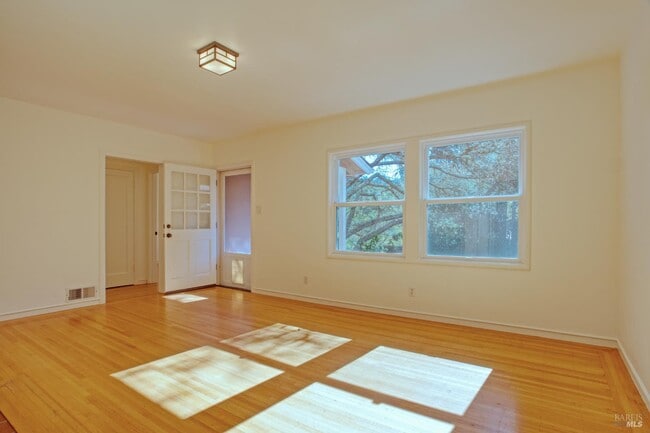 Building Photo - 56 Wild Iris Dr