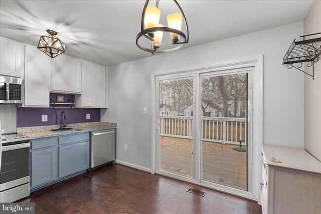 Building Photo - 3813 8th St